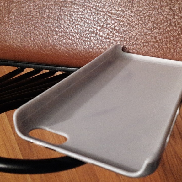 Mickey Mouse hard snap case for iPhone 5/5s/SE in VGUC - Picture 5 of 7